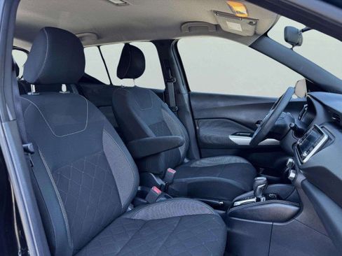 Used 2019 Nissan Kicks SV image 47