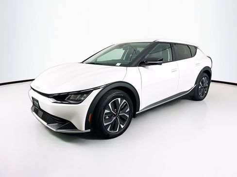 Used 2024 Kia EV6 Light image 3