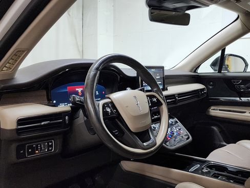 Used 2020 Lincoln Corsair Reserve w/ Equipment Group 202A image 12