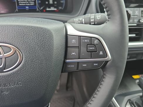 Used 2026 Toyota Grand Highlander AWD Hybrid image 19