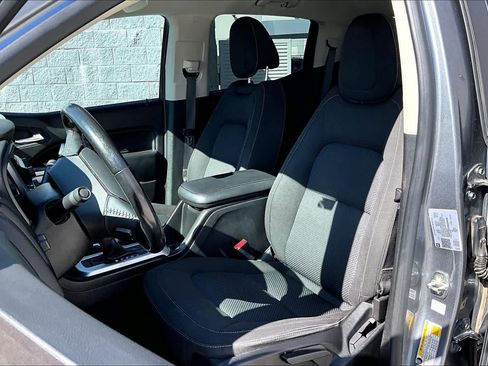 Used 2022 Chevrolet Colorado LT w/ Safety Package image 5
