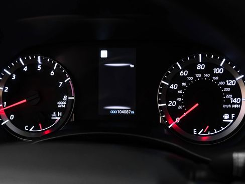 Used 2020 Toyota Highlander L FWD image 14