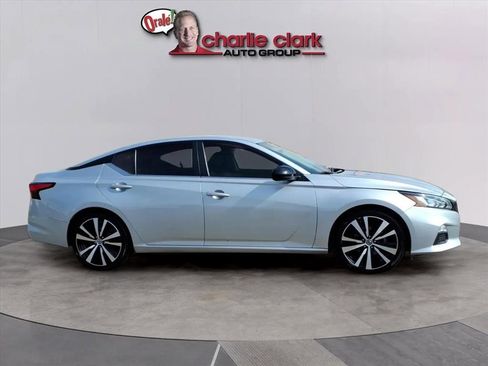 Used 2022 Nissan Altima 2.5 SR image 6