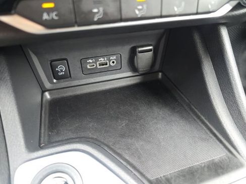 Used 2025 Nissan Sentra SV FWD image 22
