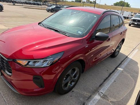Used 2024 Ford Escape ST-Line w/ Tech Pack #1 FWD image 1