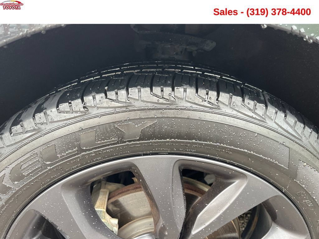Used 2020 Chrysler Pacifica Touring-L w/ Advanced Safetytec Group FWD image 14