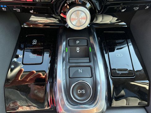 Used 2024 Acura MDX SH-AWD w/ Advance Package image 33