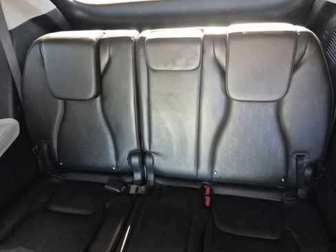 Certified 2023 Kia Carnival LX image 16