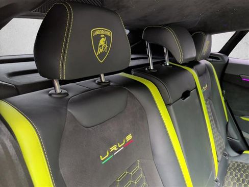 Used 2022 Lamborghini Urus AWD/4WD image 20