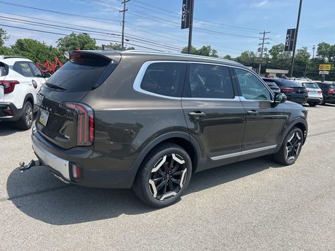 Certified 2024 Kia Telluride EX w/ EX Captain's Chair Package AWD/4WD image 6