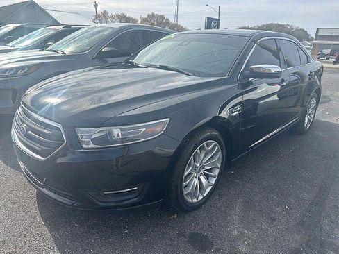 Used 2017 Ford Taurus Limited FWD image 1