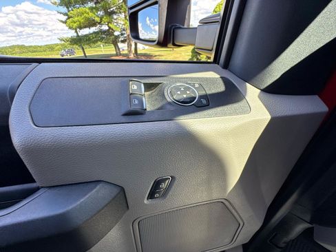 Used 2021 Ford F550 4x4 Regular Cab Super Duty image 19