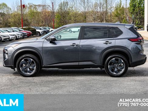 Used 2025 Nissan Rogue SV image 9