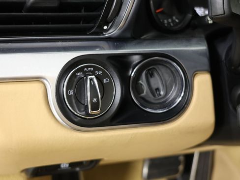 Used 2015 Porsche 911 Carrera image 20