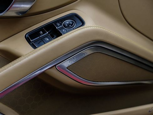 Used 2014 Porsche 911 Turbo S AWD/4WD image 98