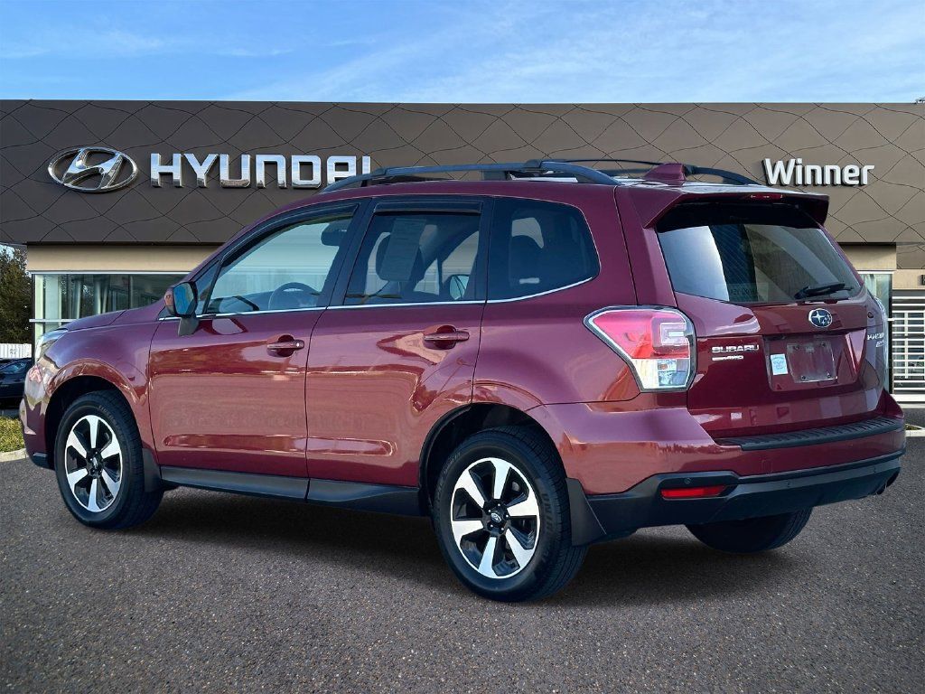 Used 2017 Subaru Forester 2.5i Limited AWD/4WD image 2