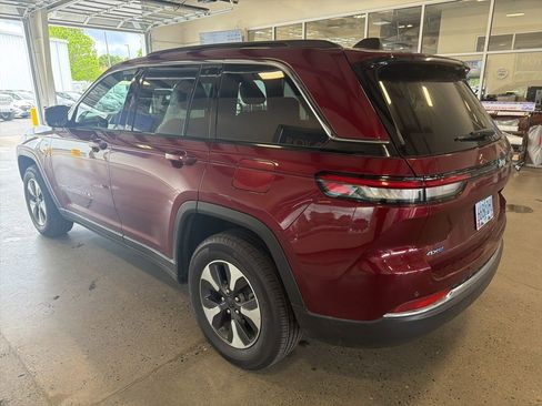 Used 2024 Jeep Grand Cherokee Limited 4xe AWD/4WD image 3