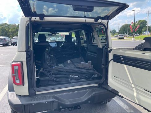 Used 2025 Ford Bronco Badlands AWD/4WD image 9