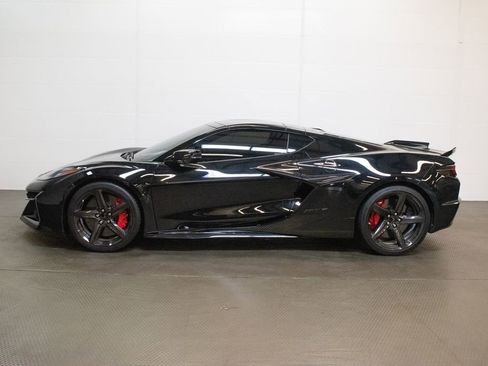Used 2023 Chevrolet Corvette Z06 w/ Engine Appearance Package image 7