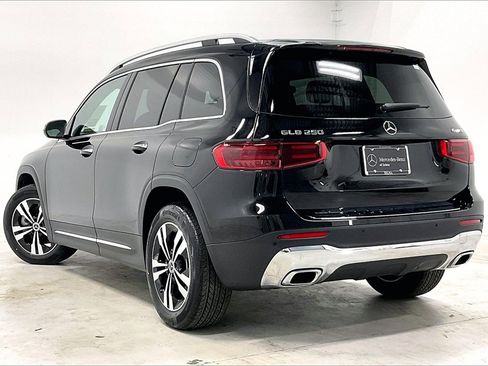 New 2025 Mercedes-Benz GLB 250 4MATIC image 12