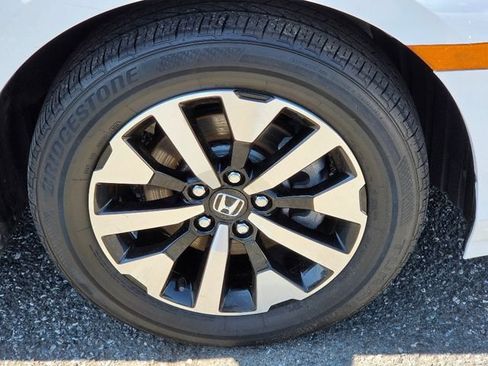 Used 2025 Honda Odyssey EX-L image 9