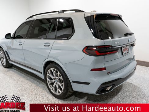 Used 2024 BMW X7 xDrive40i w/ M Sport Package image 3