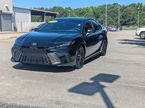 Used 2026 Toyota Camry SE w/ Convenience Package FWD image 7