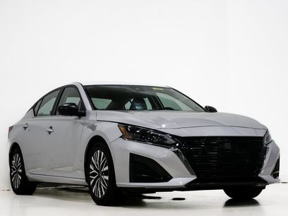Used 2024 Nissan Altima 2.5 SV