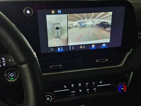 Used 2025 Chevrolet Equinox LT w/ Safety and Technology Package FWD image 14