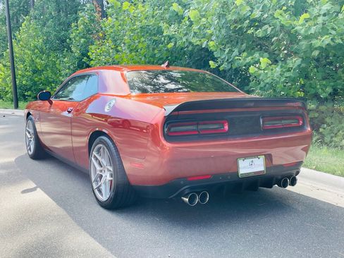 Used 2022 Dodge Challenger SRT Hellcat w/ Plus Package RWD image 16
