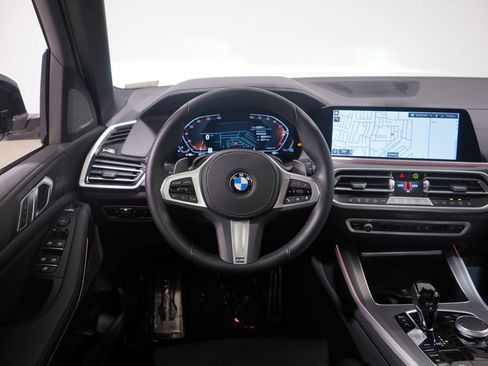 Used 2023 BMW X5 xDrive40i w/ M Sport Package image 11