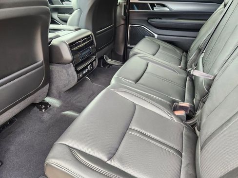 New 2026 Jeep Grand Wagoneer L Limited AWD/4WD image 8