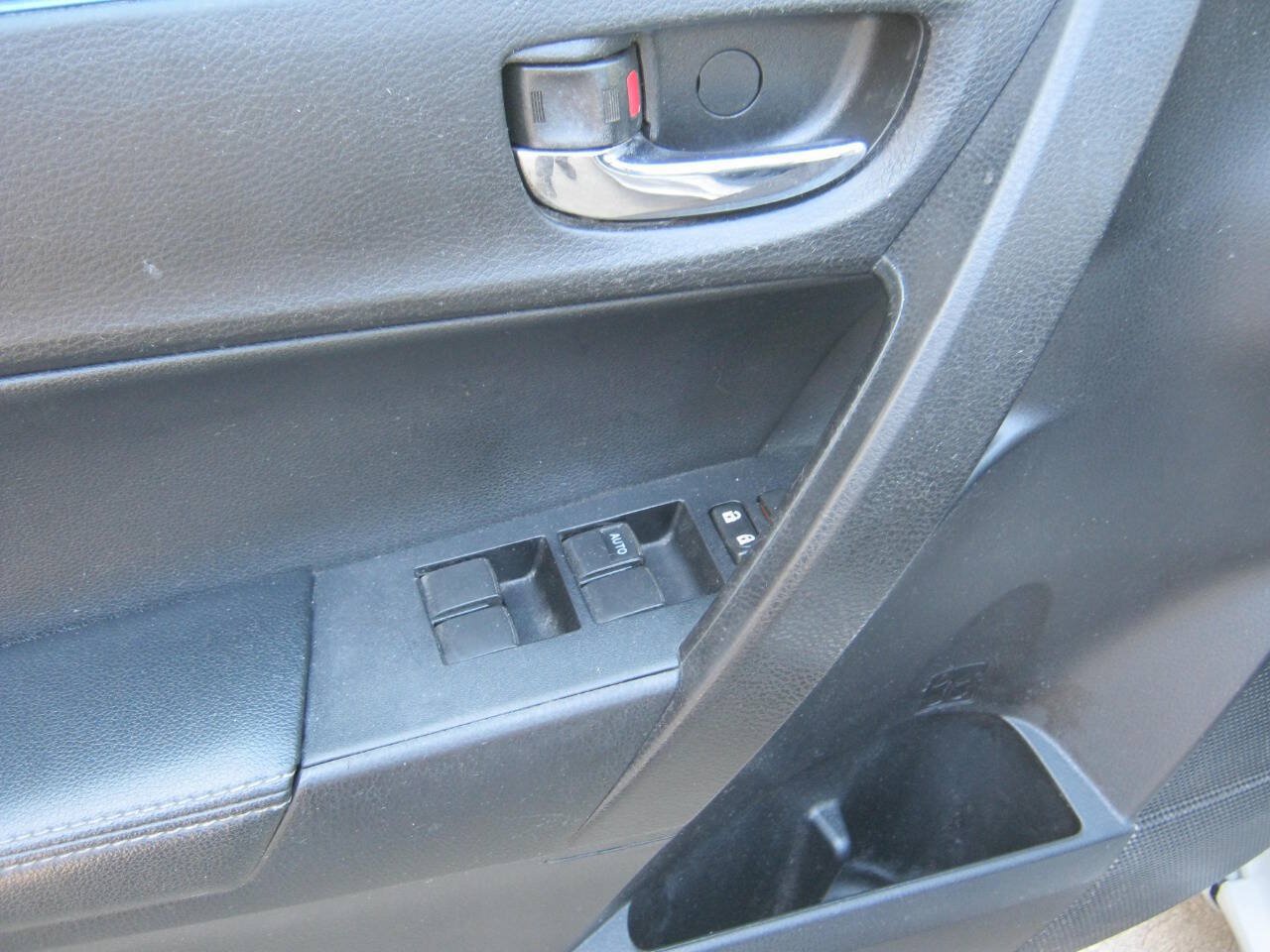 Used 2014 Toyota Corolla S w/ Driver Convenience Package FWD image 12
