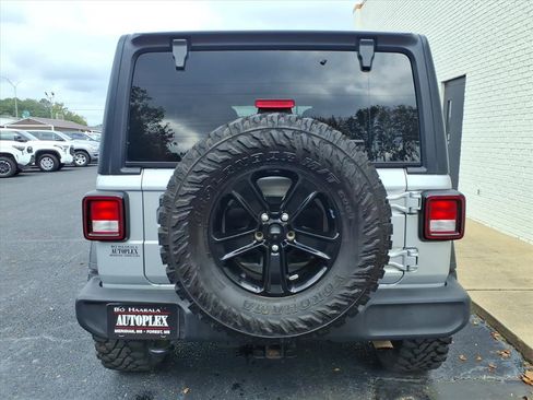 Used 2022 Jeep Wrangler Unlimited Sport image 4