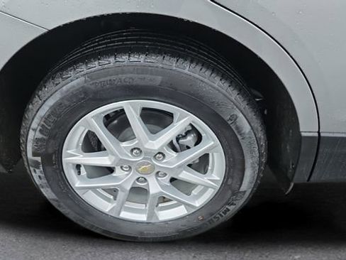 Used 2024 Chevrolet Equinox LS w/ LS Convenience Package image 18