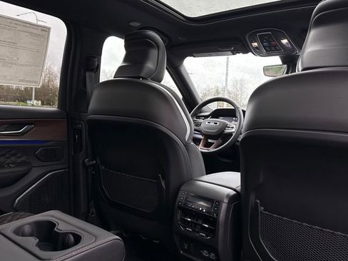 New 2025 Jeep Grand Cherokee Summit w/ Obsidian Package image 49