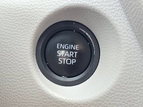 Certified 2024 Toyota Corolla Cross LE AWD/4WD image 31