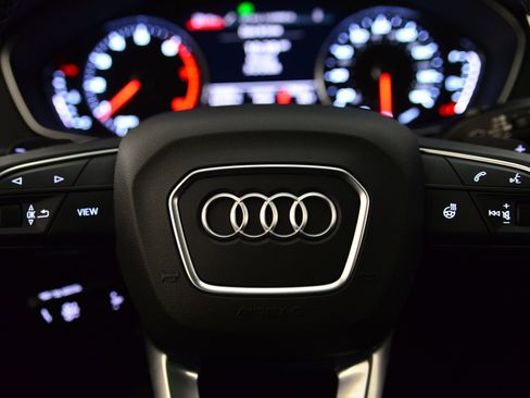 Certified 2023 Audi Q5 Premium w/ Convenience Package image 34