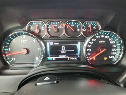 Used 2018 Chevrolet Suburban LT image 15