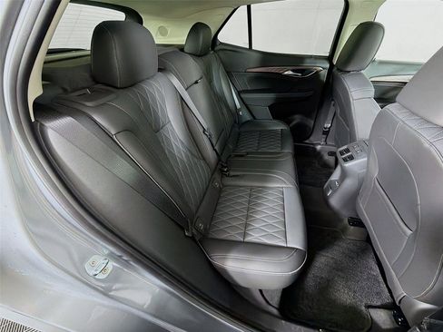 Used 2023 Buick Envision Avenir image 28