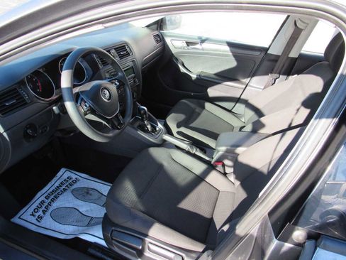 Used 2015 Volkswagen Jetta S image 13