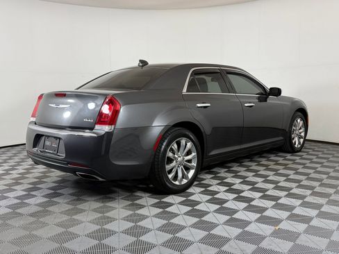 Used 2019 Chrysler 300 Limited image 9