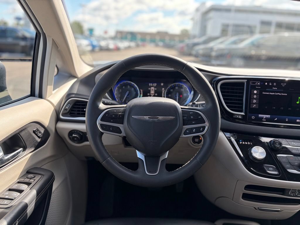 Certified 2023 Chrysler Pacifica Touring-L FWD image 24