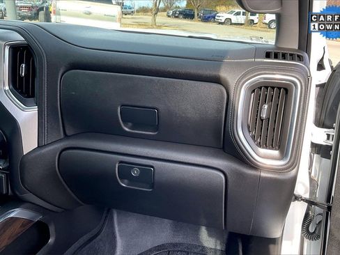 Used 2023 GMC Sierra 2500 SLT w/ SLT Premium Package image 16