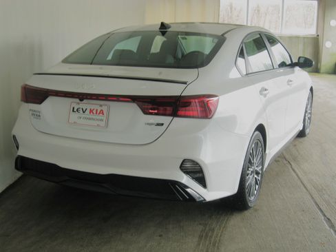 Used 2022 Kia Forte GT-Line w/ GT-Line Premium Package image 7