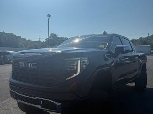 Used 2022 GMC Sierra 1500 Denali AWD/4WD image 6