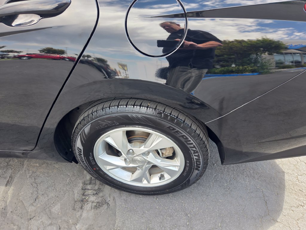 Used 2023 Hyundai Elantra SE FWD image 10