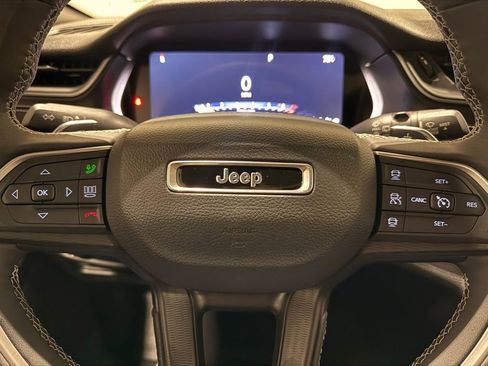 Used 2023 Jeep Grand Cherokee Altitude image 19