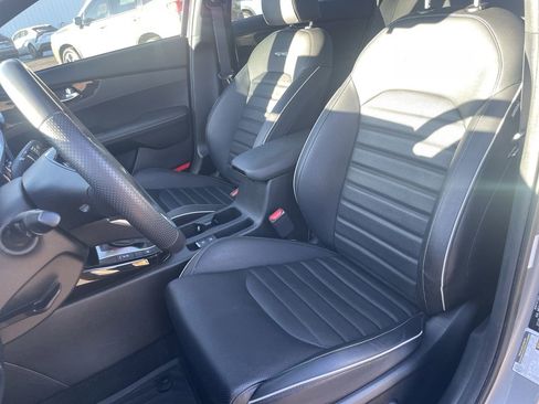 Used 2023 Kia Forte GT-Line w/ GT-Line Premium Package image 11