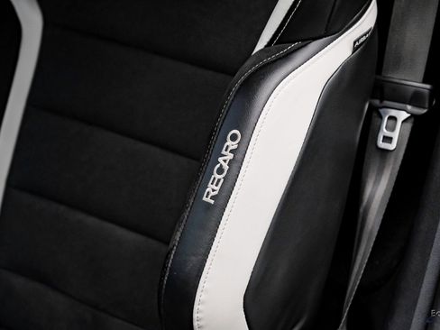 Used 2022 Ford Mustang Shelby GT500 w/ Carbon Fiber Track Pack image 33